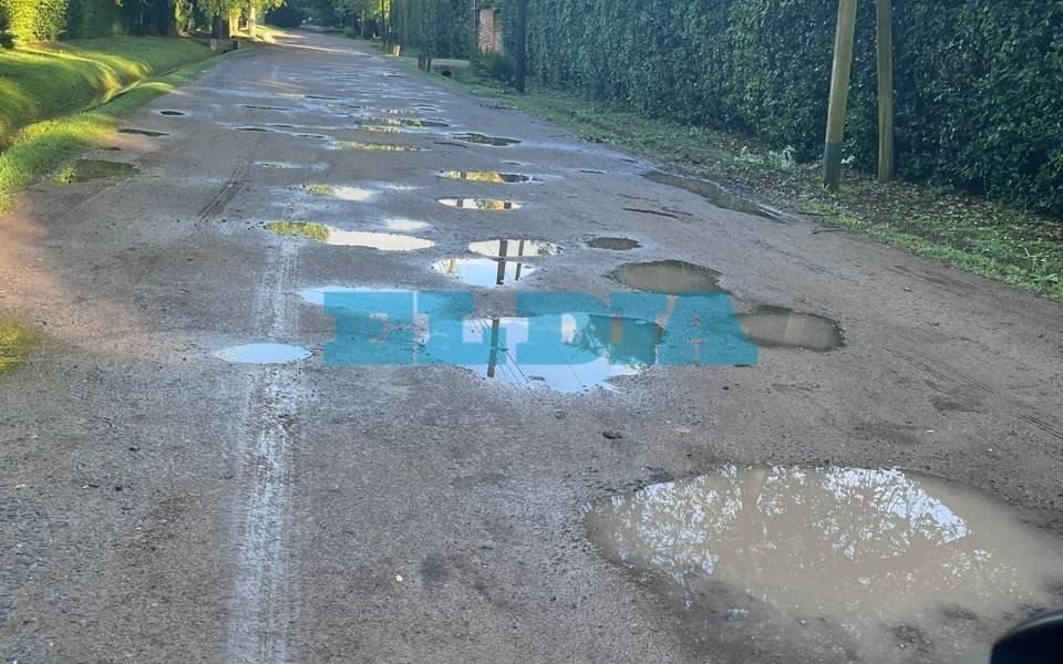 Calles "dinamitadas" en distintos barrios de La Plata