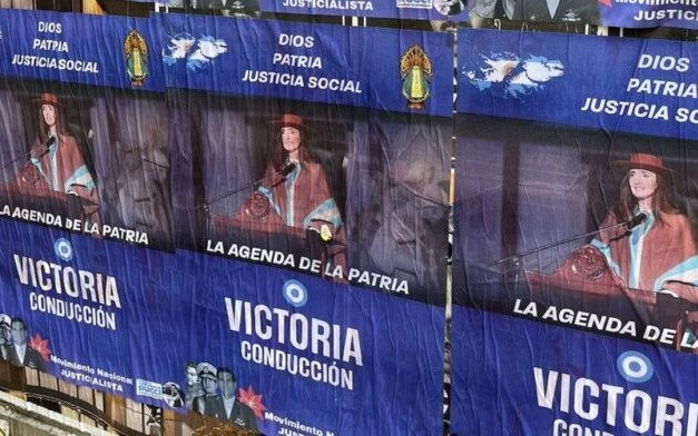 En medio de la tensión con Milei, aparecieron afiches en apoyo a Villarruel: "Victoria conducción"