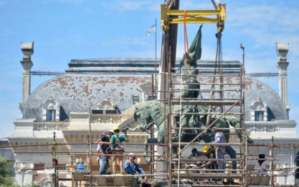 También bajaron a San Martín:  "deterioro y riesgo de caerse"