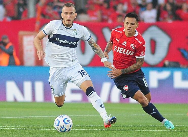 Duda central: Méndez debe elegir entre Fernández y Max