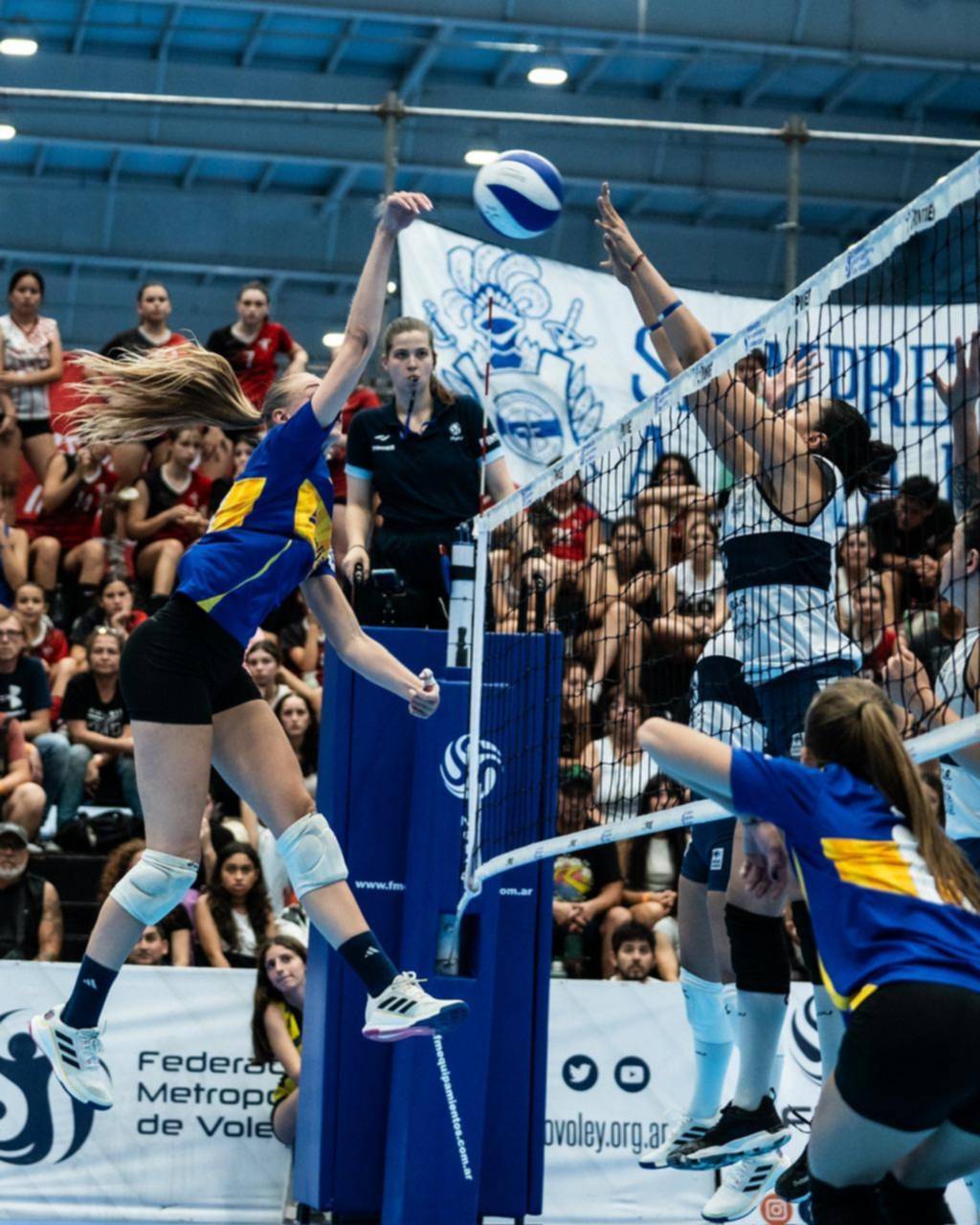 Las Lobas se quedaron con la primera final en un partidazo