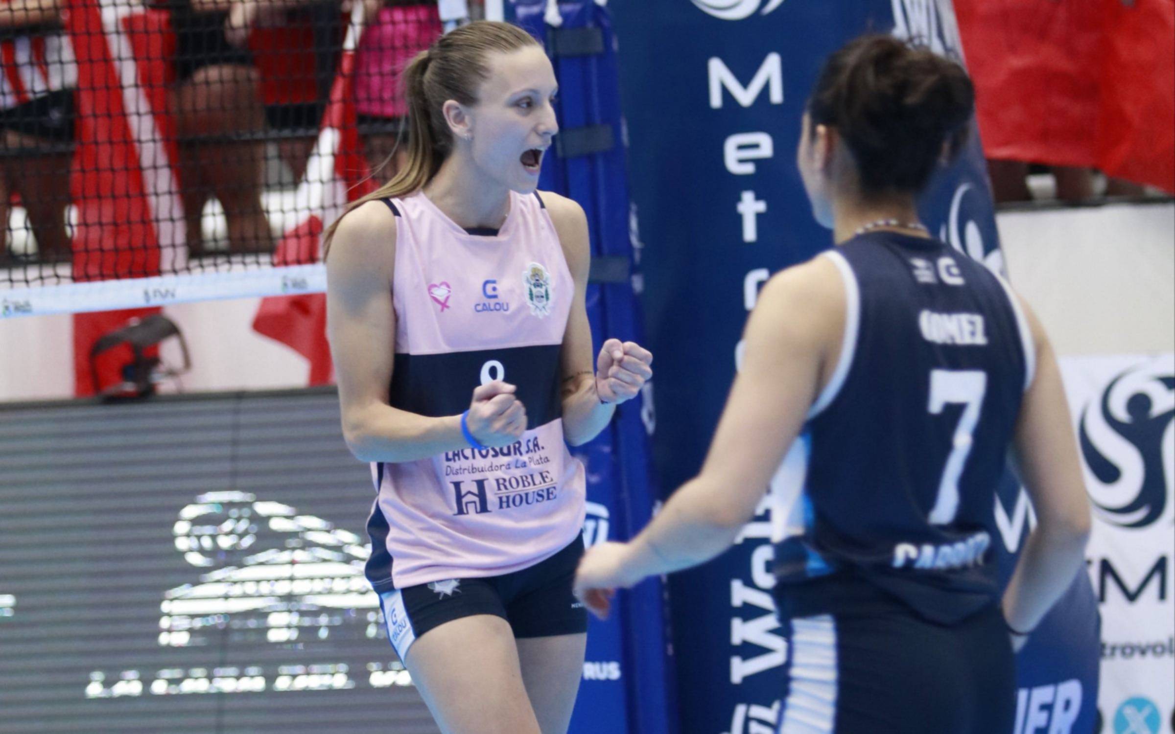 Las Lobas se adueñaron del clásico y están en semifinales