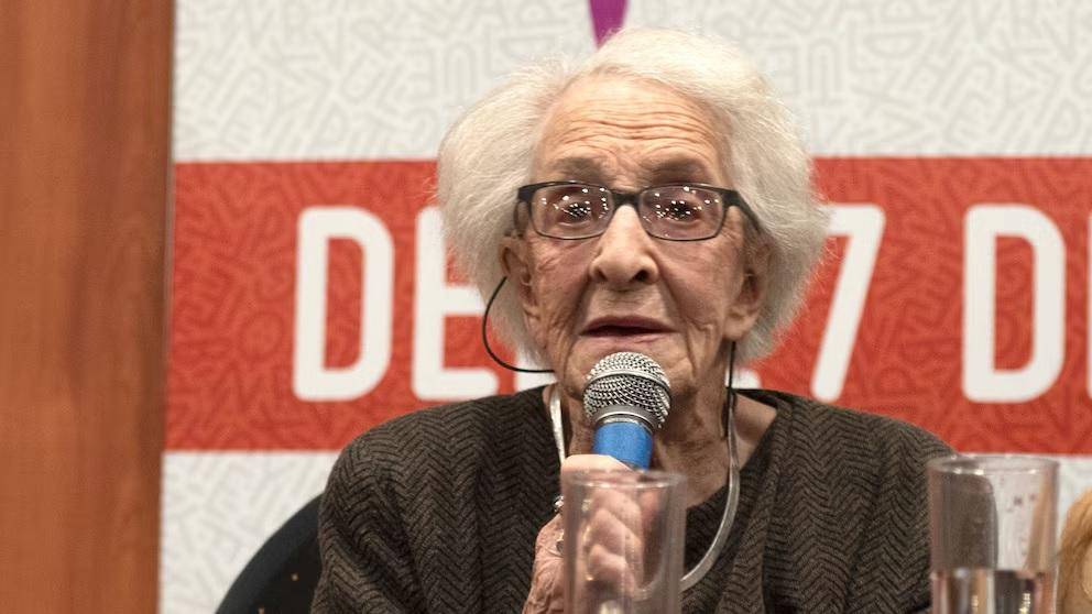 Ida Vitale, la mujer que aprendió a vivir “dentro de los libros”