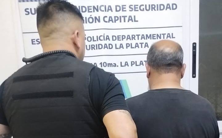 Choque, persecución y pelea en City Bell: uno de los conductores manejaba alcoholizado y terminó demorado