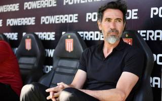 Domínguez, tras la derrota, le apuntó al arbitraje: "Los dos penales fueron dudosos"