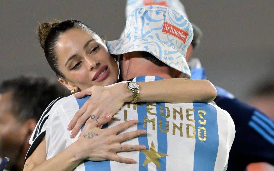 Tini Stoessel y Rodrigo de Paul posponen una decisión esperada: "A ella le conviene"