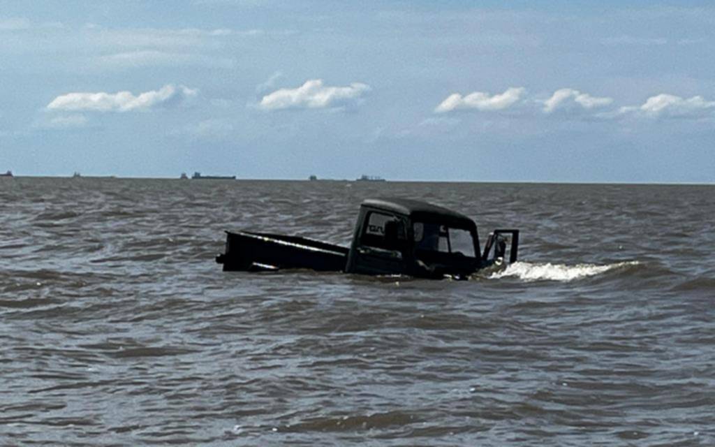 Terrible susto en medio del río en Berisso