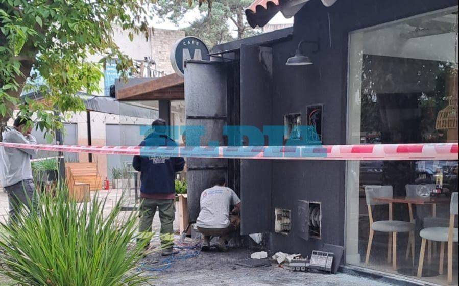 Principio de incendio y susto en una conocida cafetería de City Bell