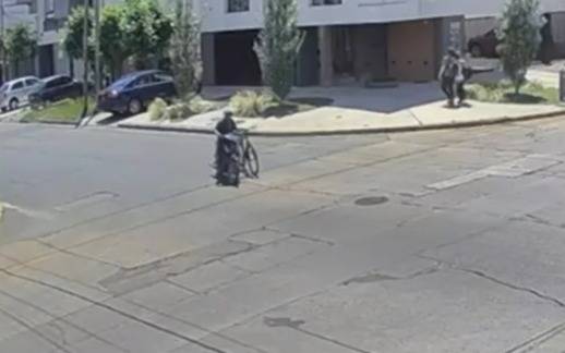 Ladrón forzó la entrada de un edificio en Quilmes Oeste y escapó con una bicicleta