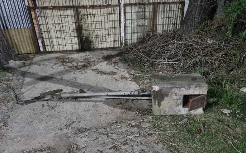 Alcoholizado, chocó contra una cabina de gas en La Plata y está grave