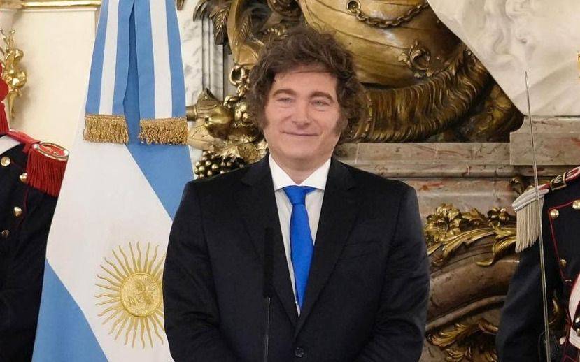 Milei recibió a diputados de LLA y el PRO y senadores electos y por la tarde viaja a Estados Unidos