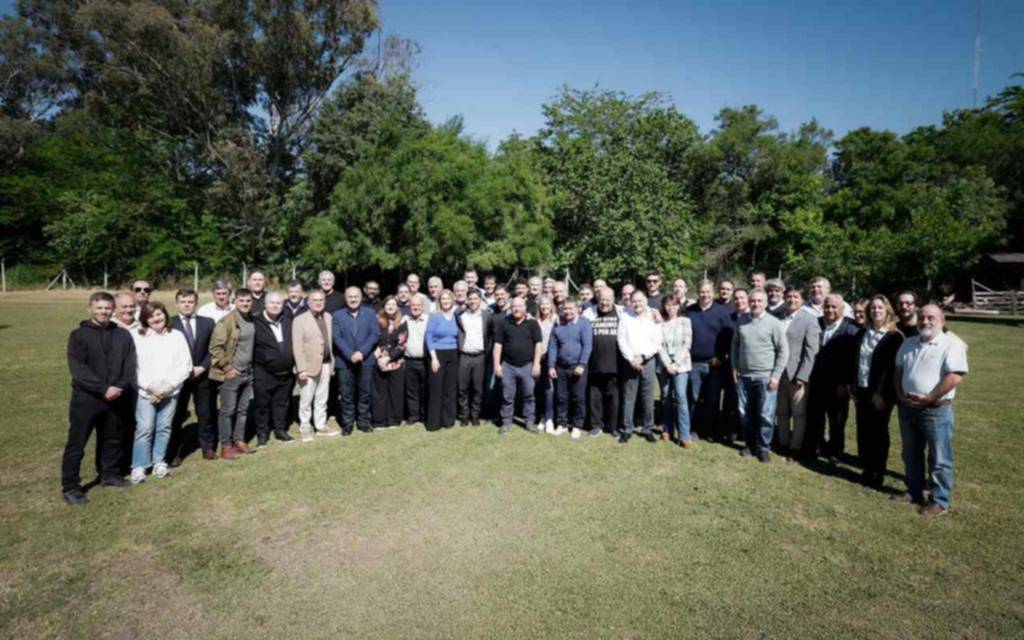 Intendentes afirman que “hay otro camino” y van con Kicillof para 2027