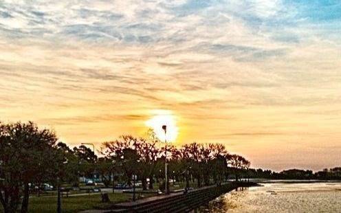 Cielo con algunas nubes en Quilmes