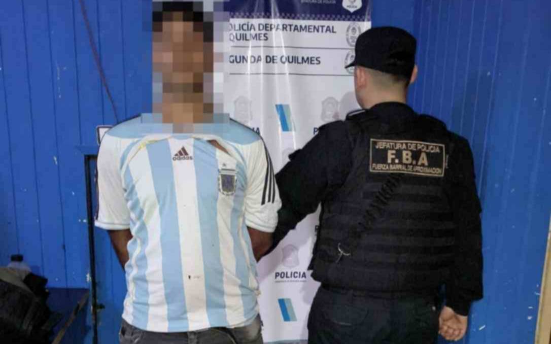 Detuvieron a un dealer en Bernal con dosis de cocaína y marihuana en un control de rutina