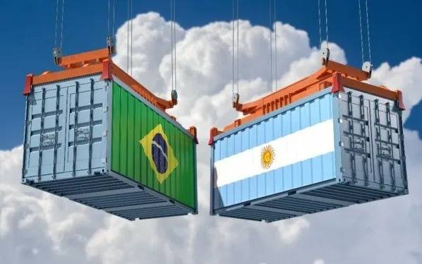 El déficit comercial con Brasil se mantiene elevado por la caída de exportaciones y la firmeza de las importaciones