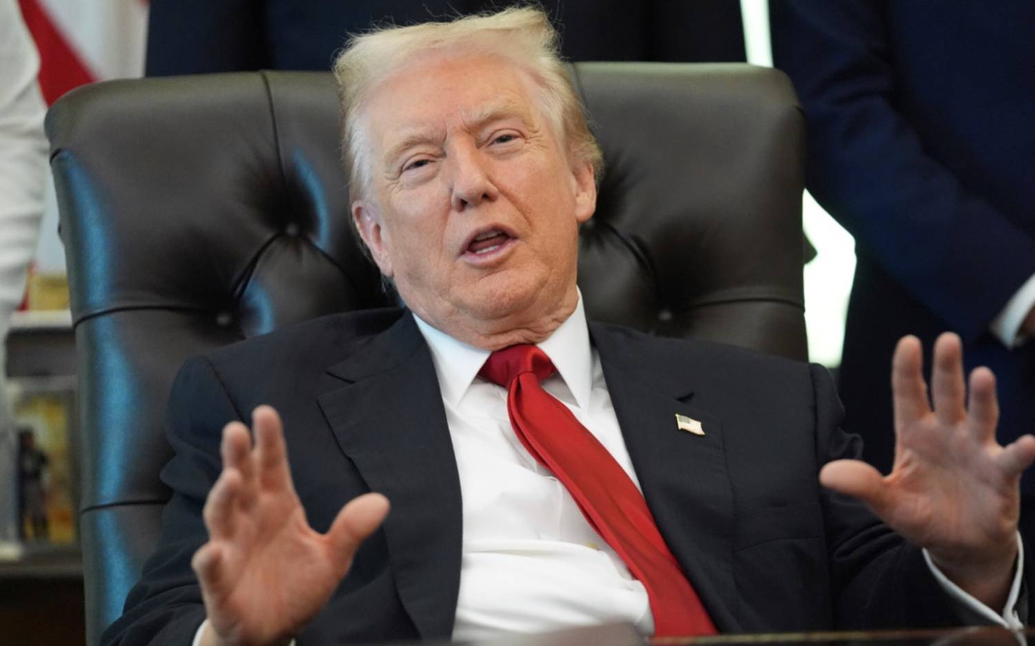 Mujer o varón: Donald Trump logró que se elimine el tercer género en los pasaportes