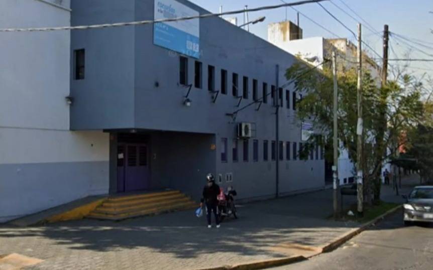 Brutal golpiza a adolescente a la salida del colegio en Quilmes Oeste: quedó inconsciente