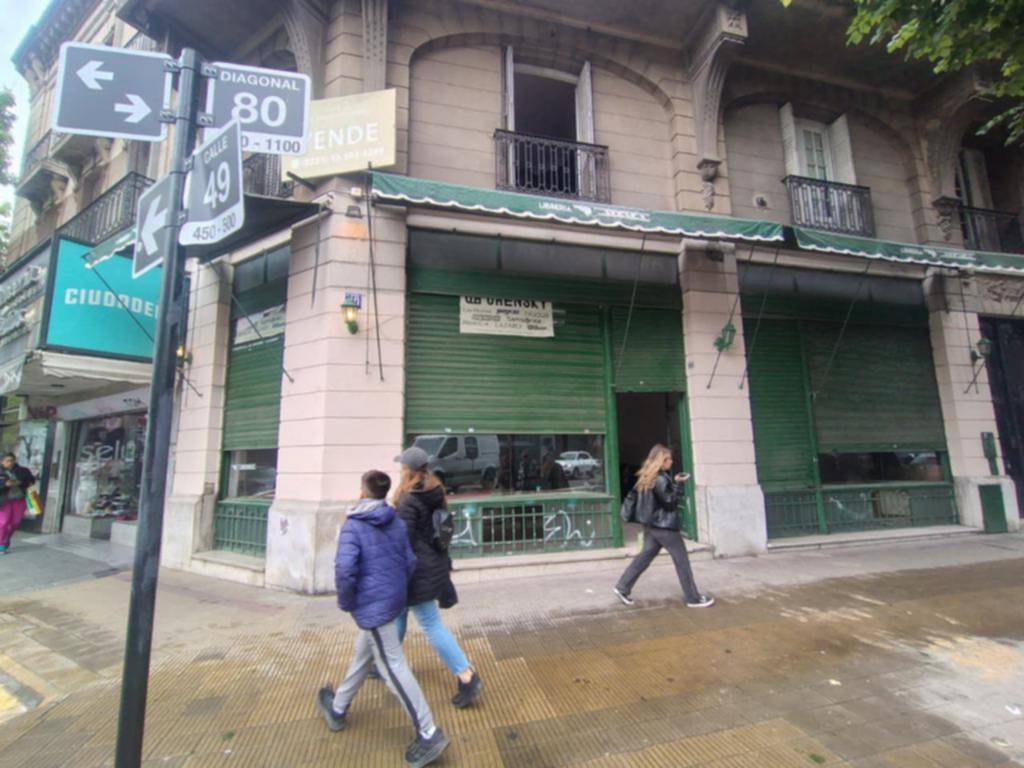 Tras 102 años, la librería le dice chau a diagonal 80