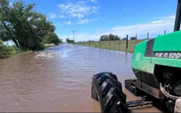 Se levantan más voces del campo por la crisis de las inundaciones en la Provincia