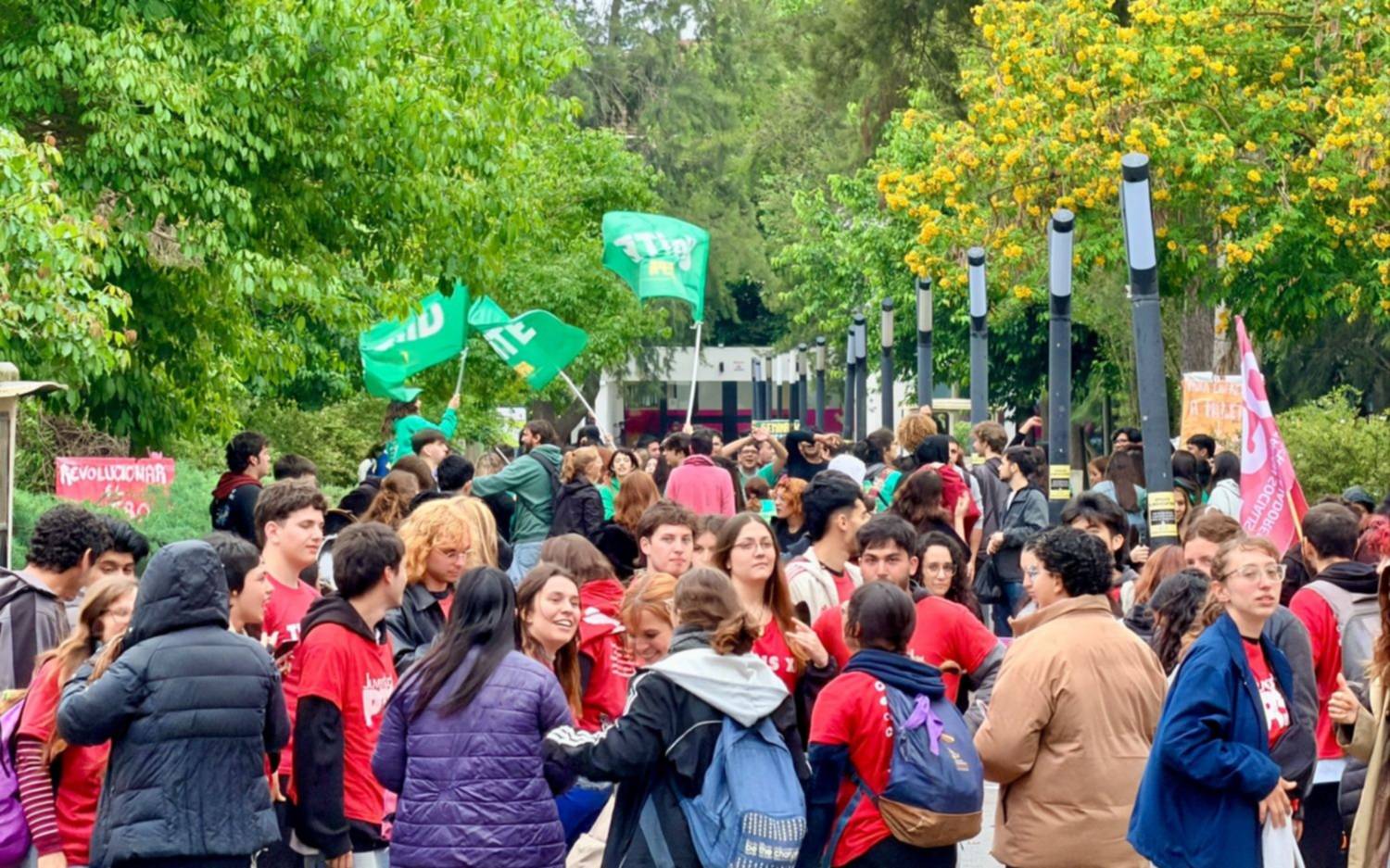 Escándalo en las elecciones de Psicología: Franja Morada avanza con el pedido de impugnación "por fraude"