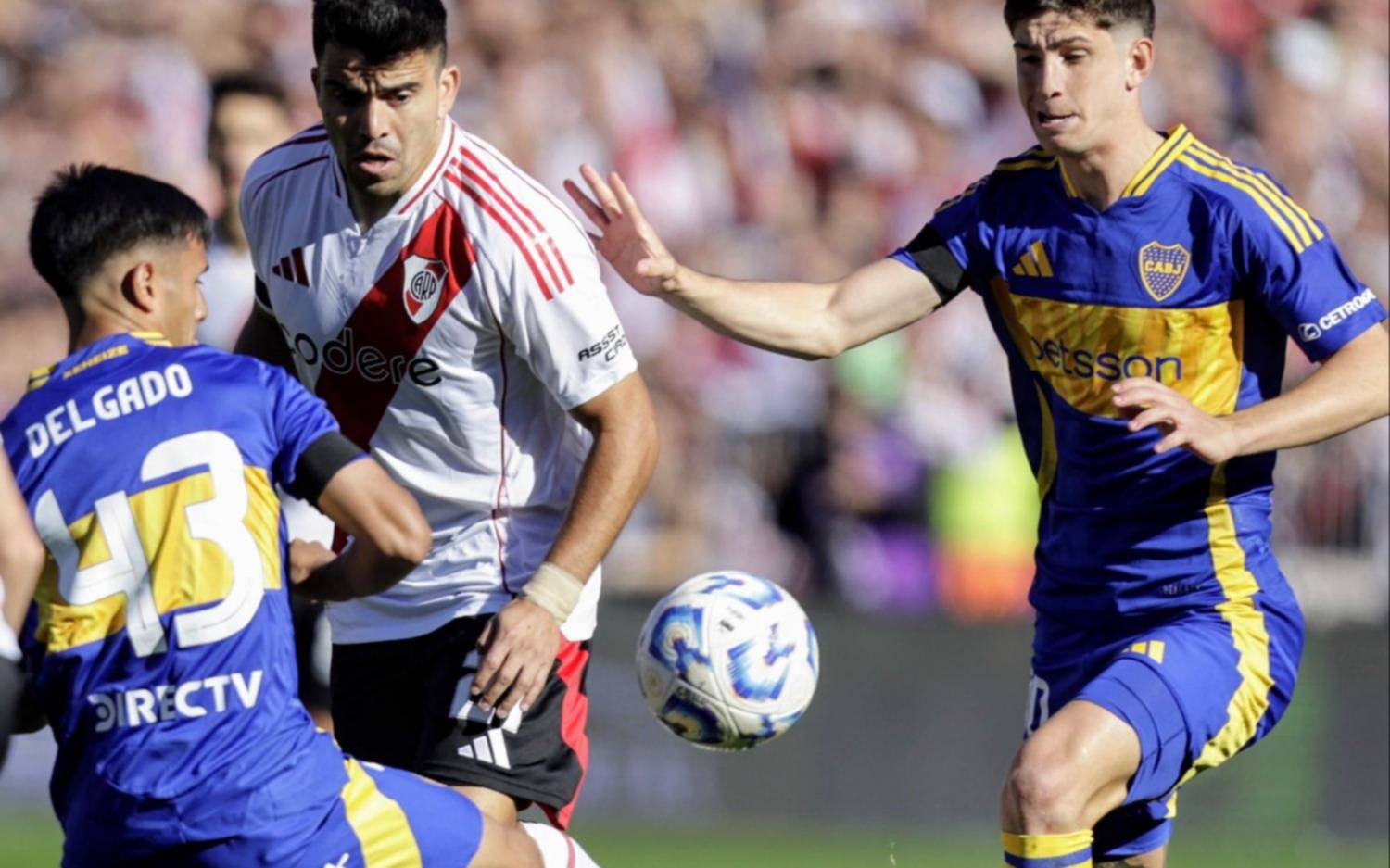 Boca Juniors vs River Plate y un superclásico 2025 con mucho en juego: hora, formaciones, TV y cómo verlo online