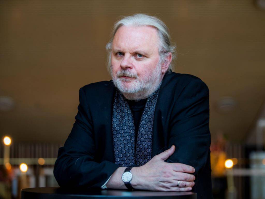 El rezo silencioso del amor y la culpa