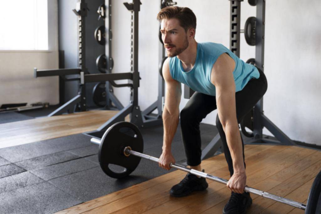 Cómo cuidar la espalda y las articulaciones al trabajar peso muerto o hacer ejercicios de alto impacto