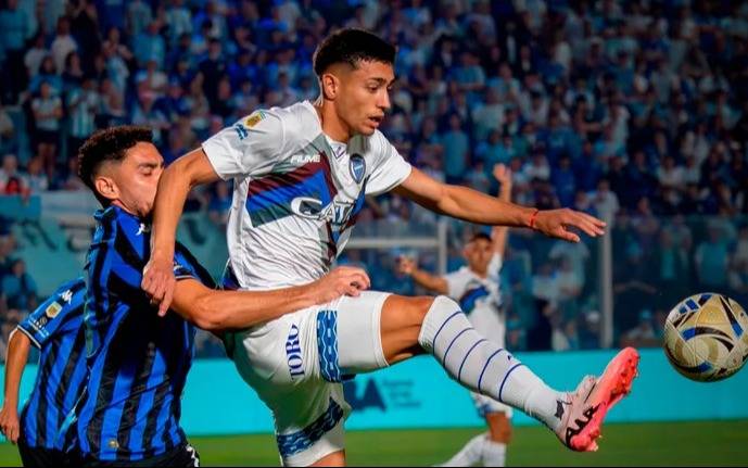 Atlético Tucumán venció a Godoy Cruz y le garantizó la permanencia a Gimnasia en Primera División