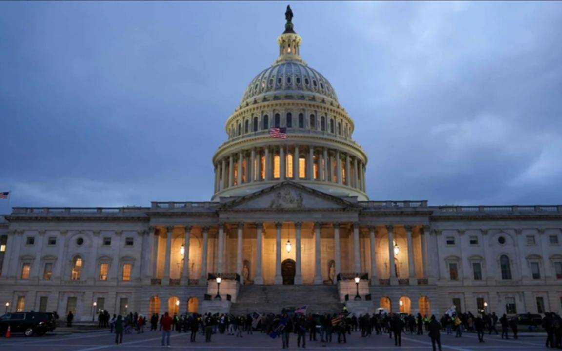 El Senado de Estados Unidos busca poner fin al cierre gubernamental más largo de su historia