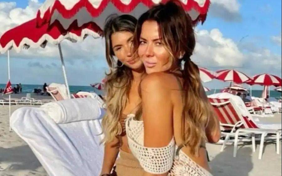 Karina Jelinek en una entrevista televisiva