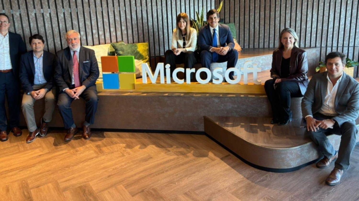 Microsoft y la Justicia bonaerense firmaron un inédito acuerdo de colaboración en IA
