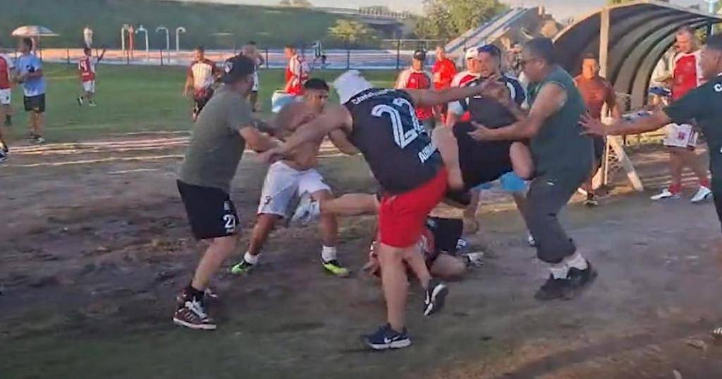 Violento capítulo en la interna de Camioneros