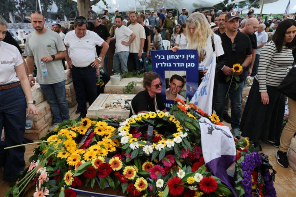 Masivo adiós al soldado israelí asesinado en Gaza en 2014