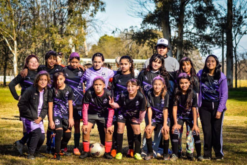 El femenino de LAFIR con algunos campeones