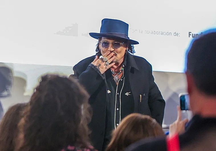 12/11/2025 | UN DÍA MÁS.- Furor por la visita de Johnny Depp en La Plata: secretos y más
