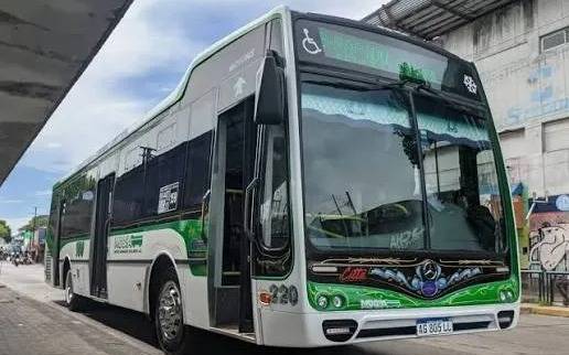 Levantan paro de MOQSA: el servicio de colectivos se restablece de forma gradual