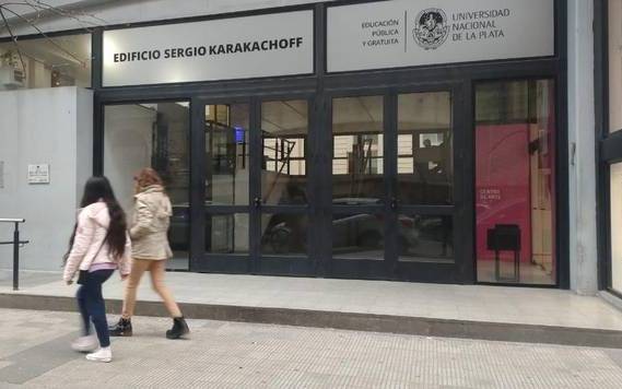 La UNLP otorgará un bono extraordinario de $150.000 a los nodocente
