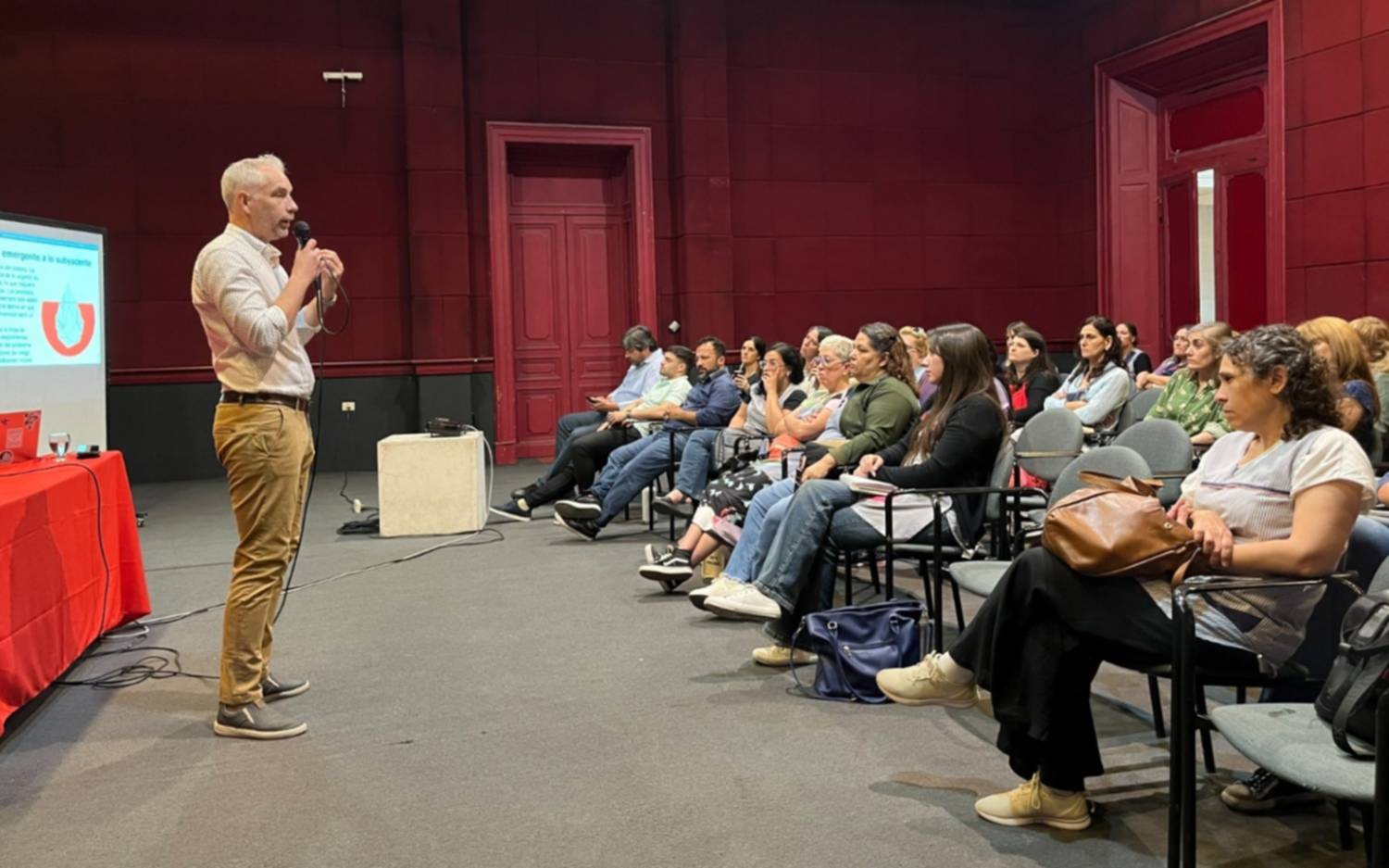 Implementarán en La Plata un programa de prevención de adicciones con abordajes desde la educación inicial