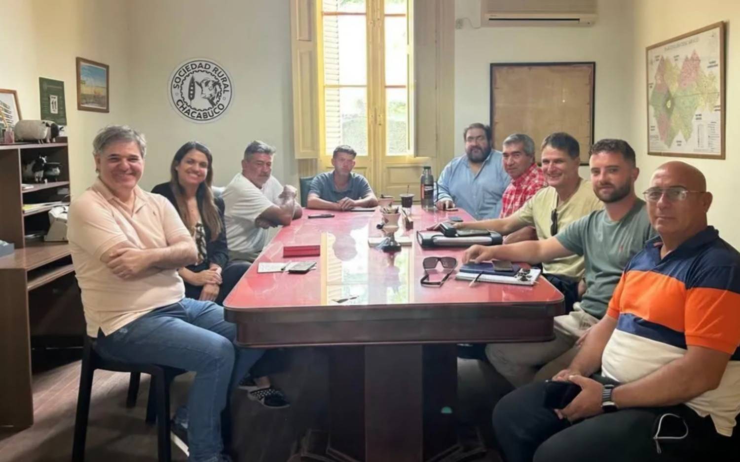 Chacabuco avanza en el mejoramiento de caminos rurales con apoyo de Vialidad Provincial