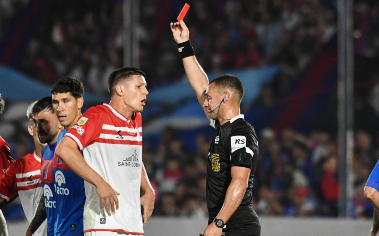 Se confirmó la dura sanción a Guido Carrillo por la expulsión ante Tigre: cuántos partidos se pierde