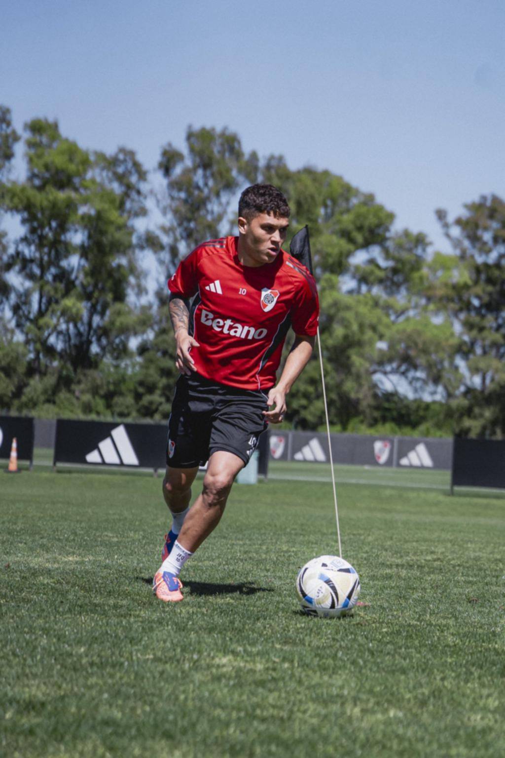 El Muñeco patearía el tablero y apostaría por los históricos ante Vélez