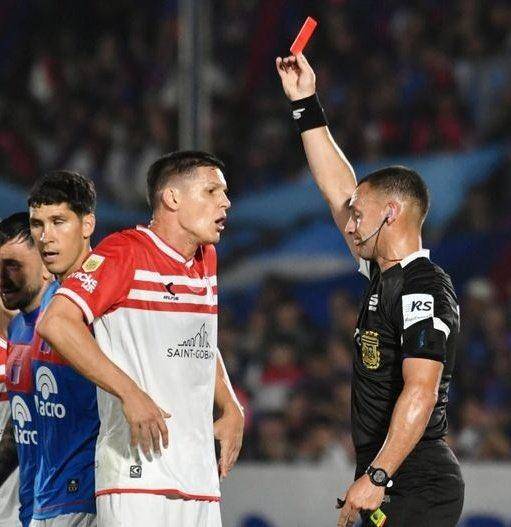 Sin su delantero, el Barba hace pruebas