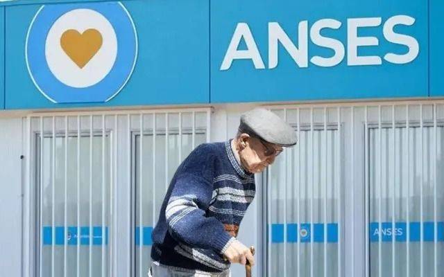 Buena noticia para los jubilados de Anses en diciembre 2025, con impacto en el aguinaldo