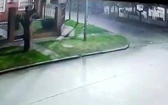 Tragedia en Quilmes Oeste: joven motociclista murió tras ser perseguida por otra moto