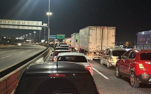 Una protesta afecta el tránsito en la Autopista Buenos Aires - La Plata