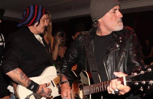 Johnny Depp disfrutó la noche porteña a puro rock