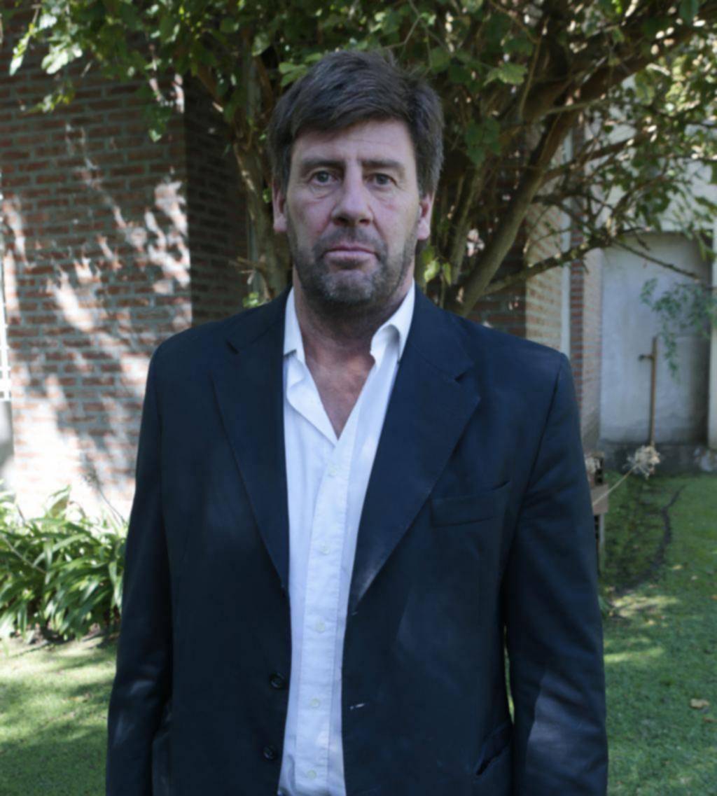 Jugadores de rugby durante un partido de Seven, ilustrando el torneo URBA