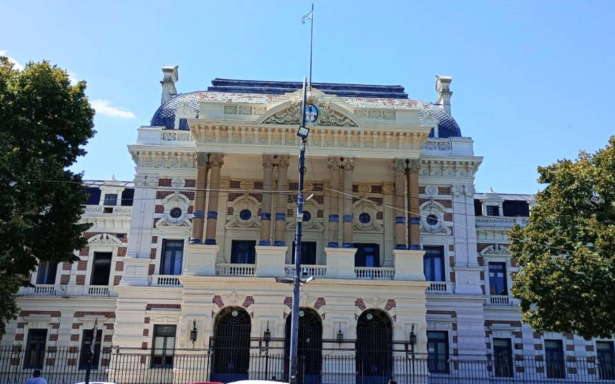 Paritarias bonaerenses: la Provincia convocó a estatales para discutir un nuevo aumento