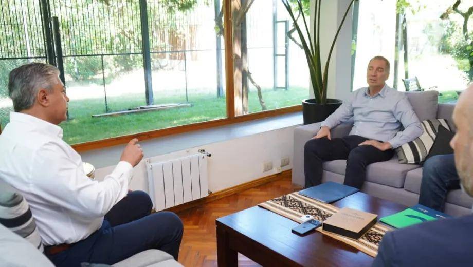 Sigue el tour de Santilli: en busca de apoyos importantes