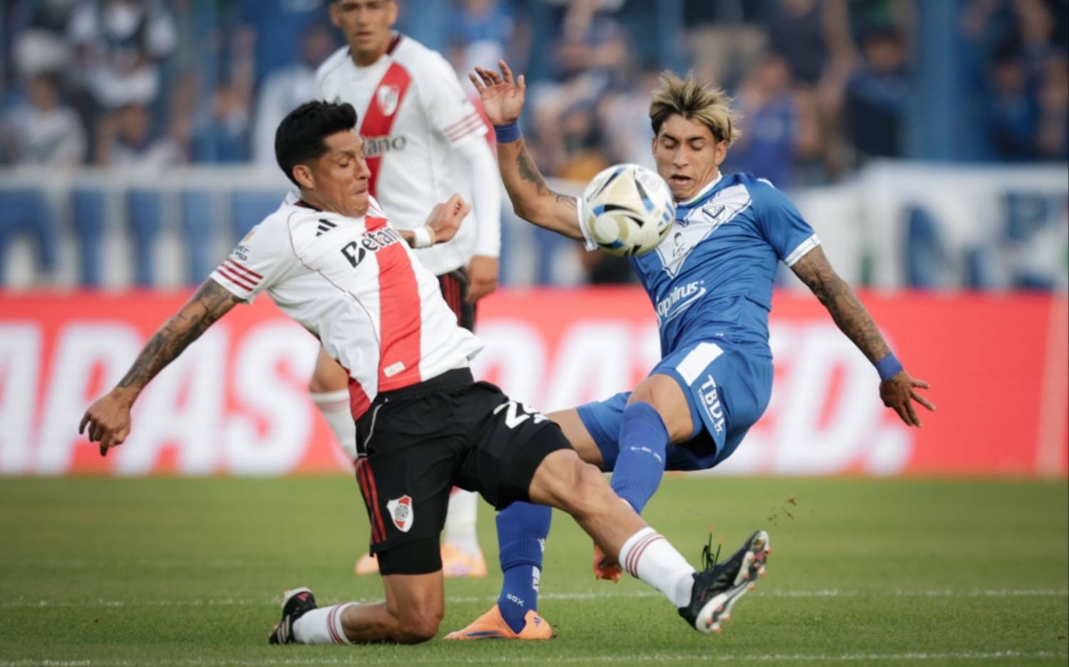 River empató sin goles ante Vélez y por ahora clasifica solo a la Sudamericana